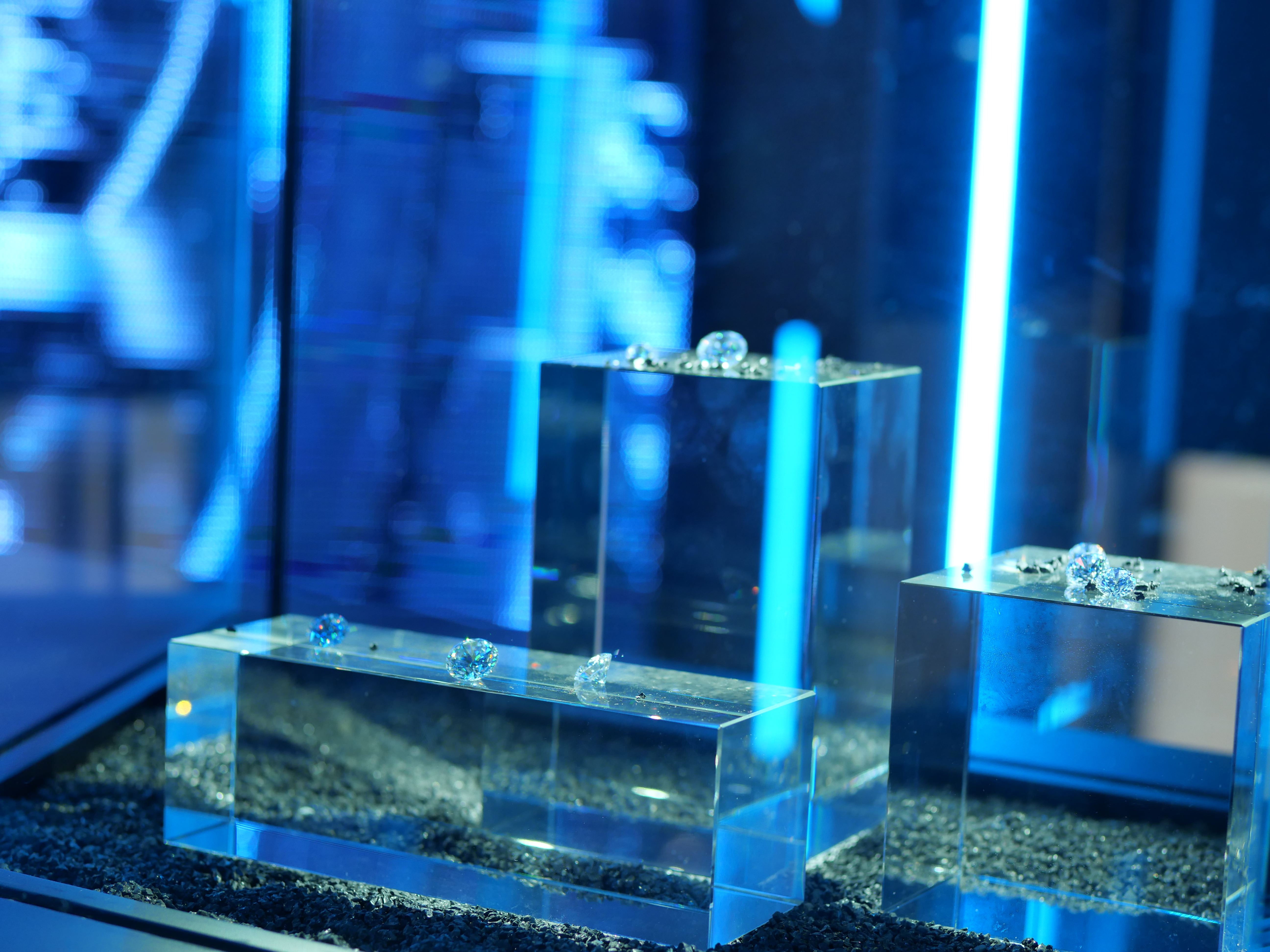 明豐珠寶  融·曜—黃金點鉆專題展正式開幕